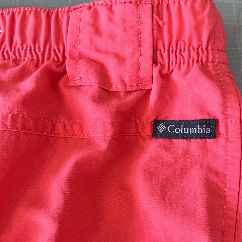 Columbia Women's Nylon XL Shorts Coral Cargo Hiking Outdoors Gorpcore
